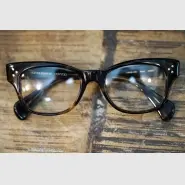 おすすめ メガネブランド　クラシックモダン！