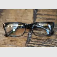 おすすめ メガネブランド　英国ブランドの定番！