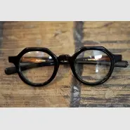 おすすめ メガネブランド　フランスの老舗、復刻！