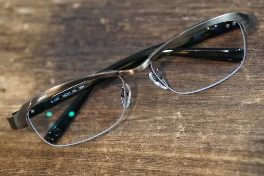 999.9 フォーナインズ ダークオリーブササ × アンティークゴールド メガネ