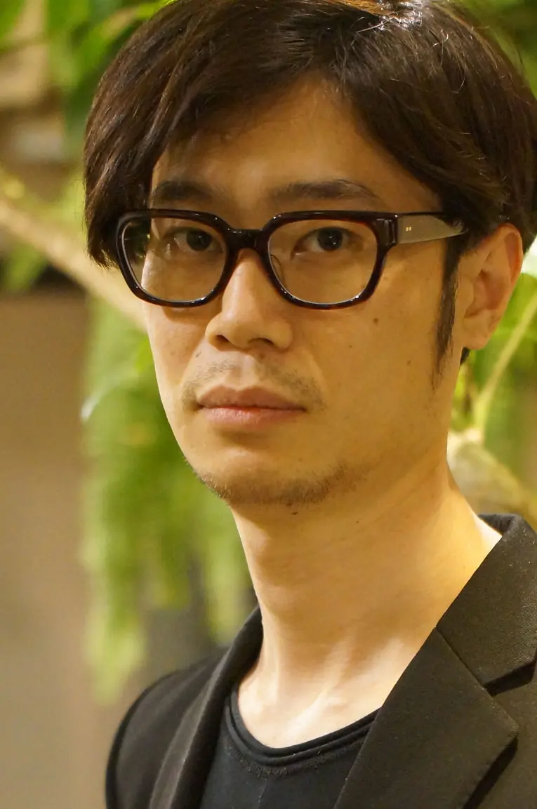メガネ男子 & メガネ女子 」メガネ着用写真のご紹介