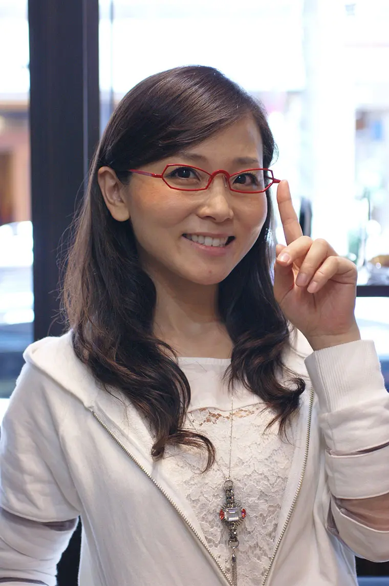 メガネ男子 & メガネ女子 」メガネ着用写真のご紹介