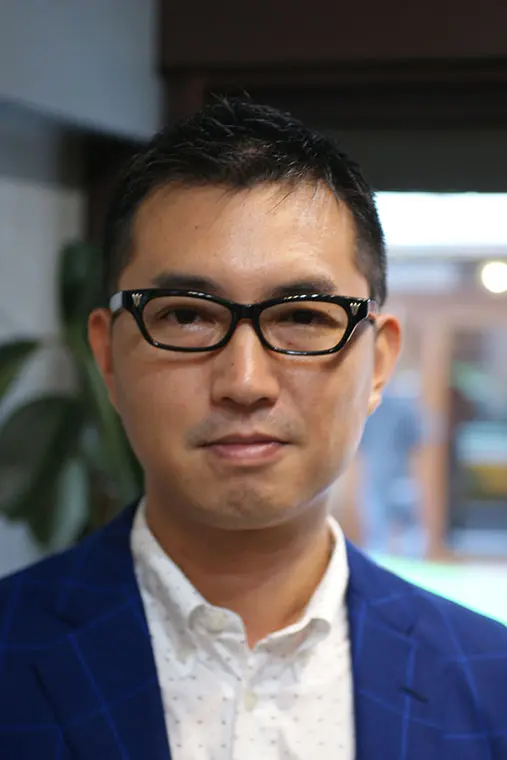 メガネ男子 & メガネ女子 」メガネ着用写真のご紹介