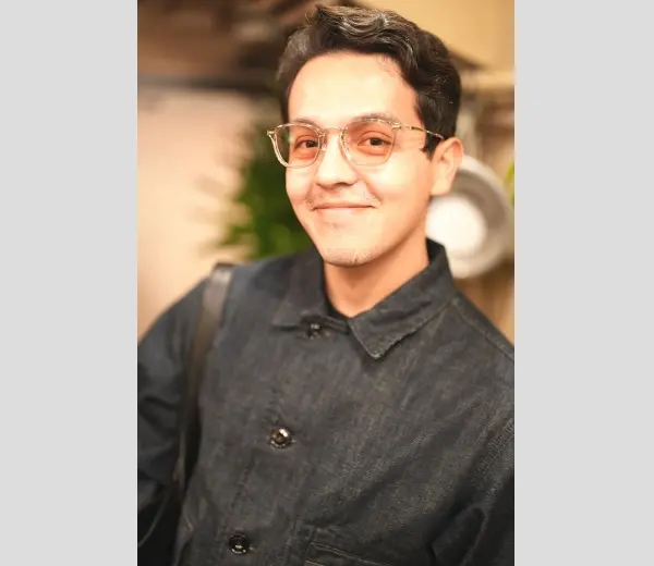 ★お客様ご紹介5204.  Castorena様　◆MASAHIKO NIWA - NM-142 C-3　◆HOYA1.60非球面レンズ＋カラー（グロウオレンジ25％）★Customer Story No.5204 — Mr. Castorena