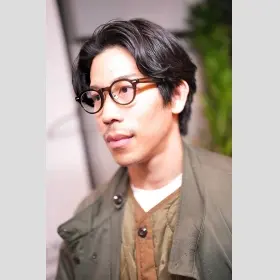 メガネ男子 & メガネ女子 」メガネ着用写真のご紹介