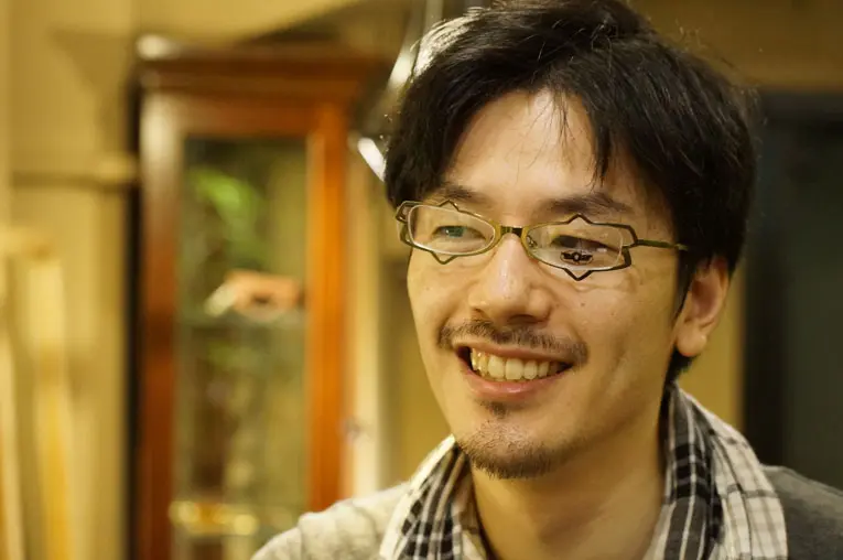 メガネ男子 & メガネ女子 」メガネ着用写真のご紹介