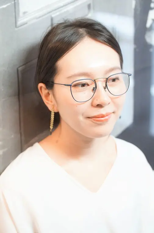 メガネ男子 & メガネ女子 」メガネ着用写真のご紹介