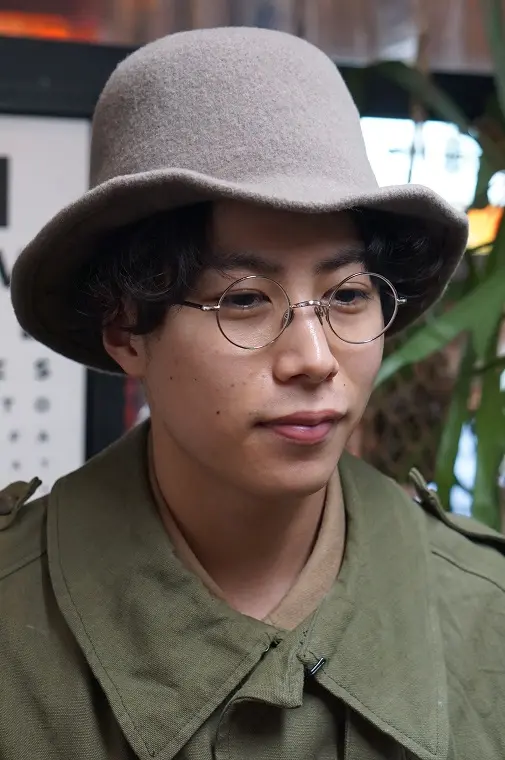 メガネ男子 & メガネ女子 」メガネ着用写真のご紹介