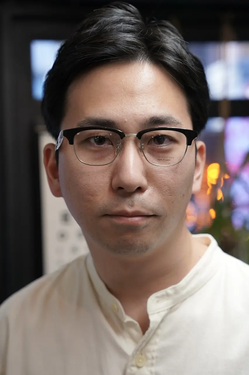 メガネ男子 & メガネ女子 」メガネ着用写真のご紹介