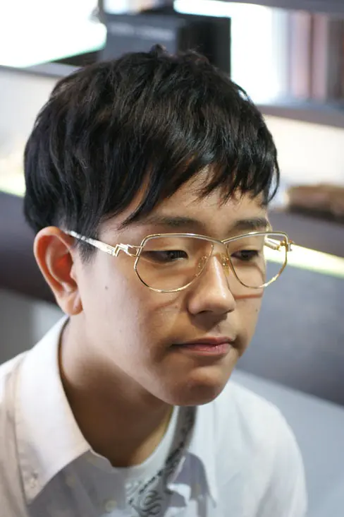 メガネ男子 & メガネ女子 」メガネ着用写真のご紹介 