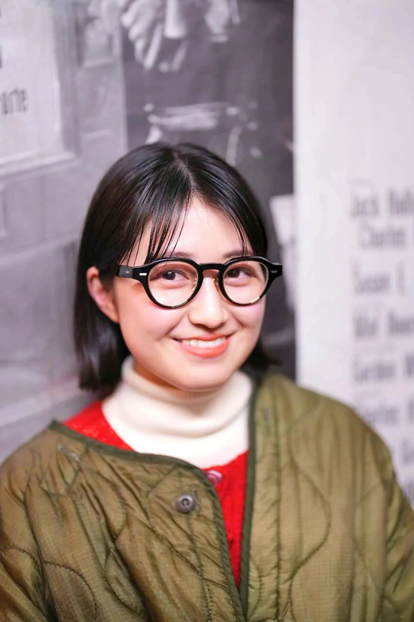 メガネ男子 & メガネ女子 」メガネ着用写真のご紹介