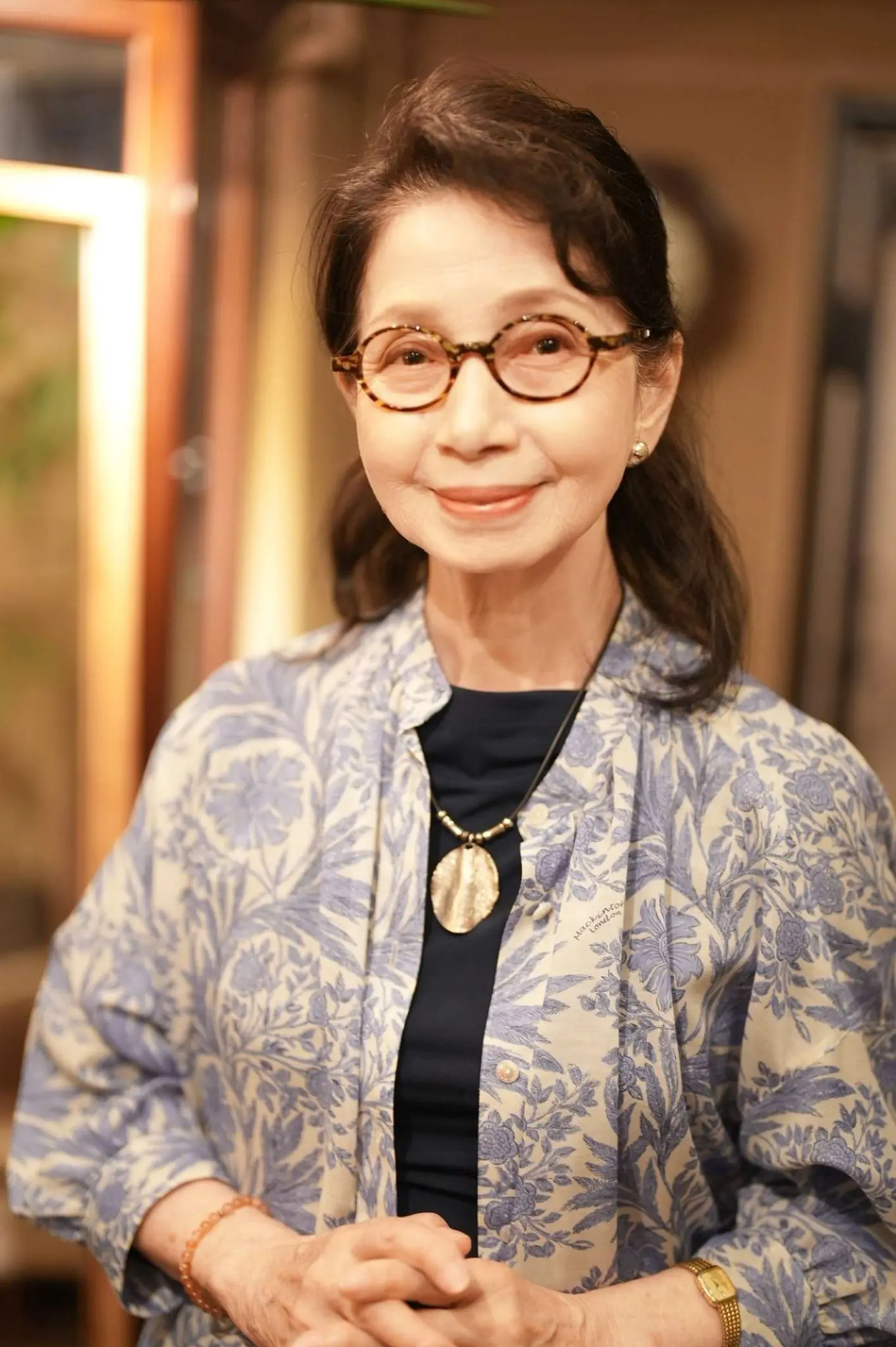 ブロンズ製少女像 メガネ付き メガネ男子 & メガネ女子 」メガネ着用写真のご紹介