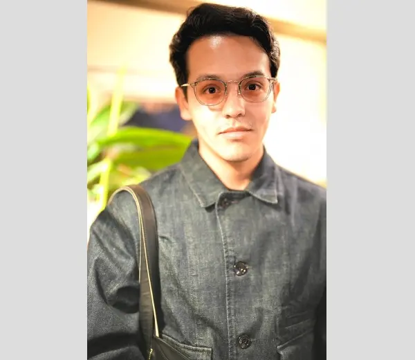 ★お客様ご紹介5204.  Castorena様　◆MASAHIKO NIWA - NM-142 C-3　◆HOYA1.60非球面レンズ＋カラー（グロウオレンジ25％）★Customer Story No.5204 — Mr. Castorena