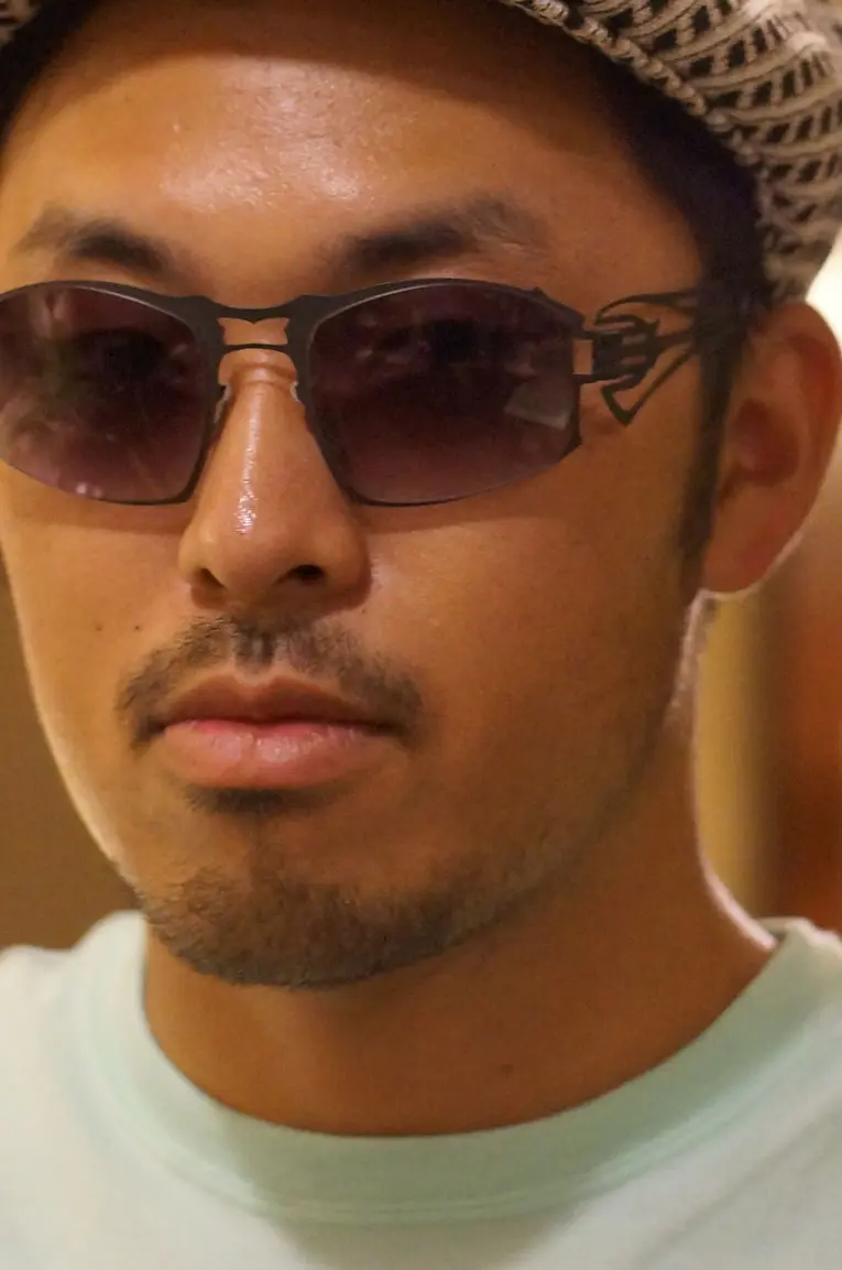 メガネ男子 & メガネ女子 」メガネ着用写真のご紹介 