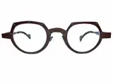 EYE WITNESS WC 231　数ミリメッキ剥がれあり
