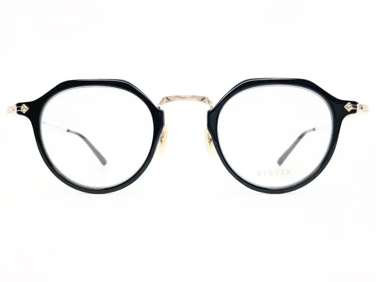 レスザンヒューマン less than human｜8282 4040｜馬鹿でエロティック