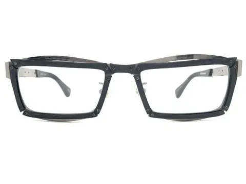 レスザンヒューマン less than human｜8282 4040｜馬鹿でエロティック