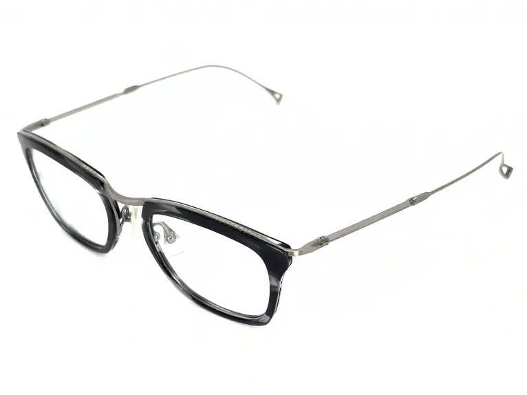 クリスマスファッション 定価50000円 ISSEY MIYAKEx金子眼鏡