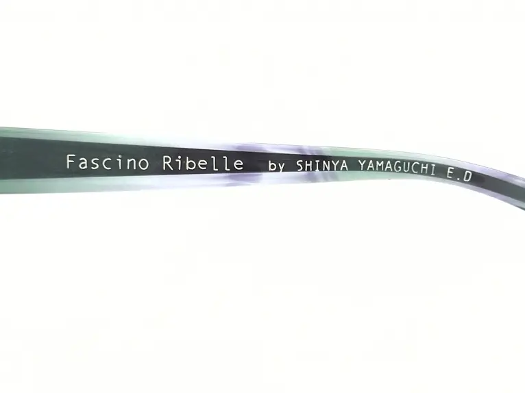 ファッシノ・リベッレ Fascino Ribelle｜mod.F15/180 col.N133｜立体的 