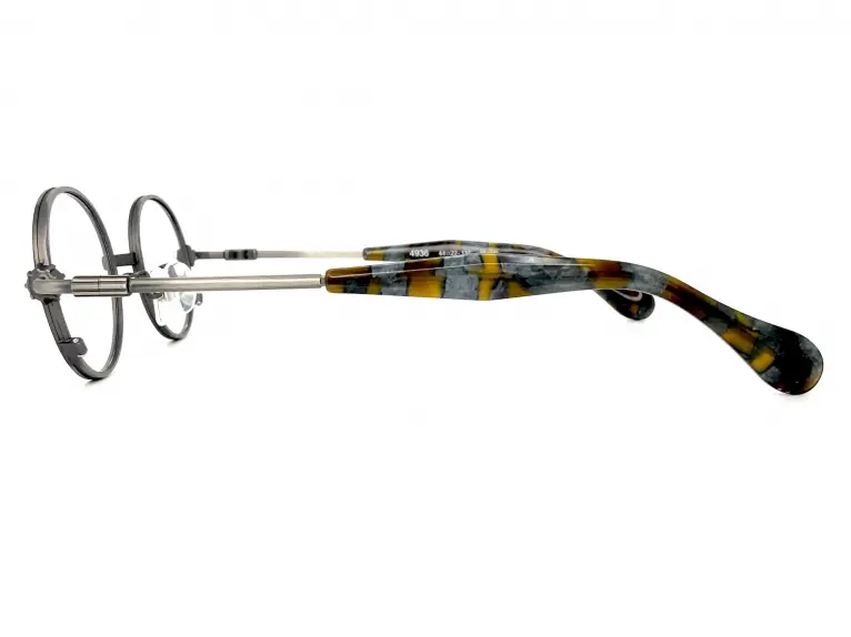 レスザンヒューマン less than human｜4936 1010m｜馬鹿でエロティック