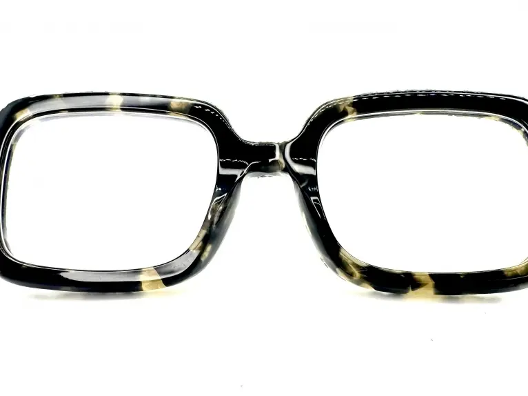 クボラム KUBORAUM｜Maske P2 HG｜アイウェア＝マスク！KUBORAUMの個性