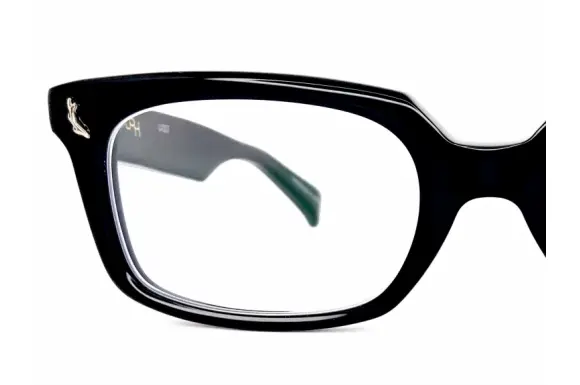 鋲のメッキ剥げ