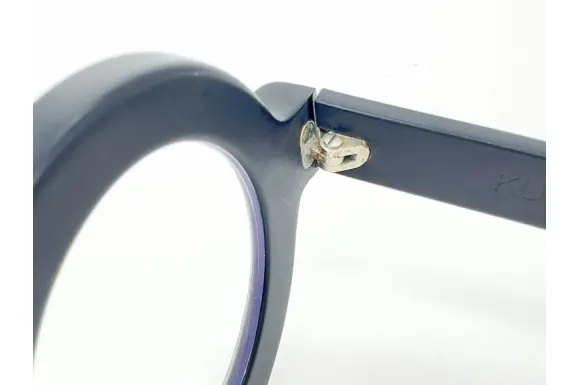 両ヒンジに緑青あり