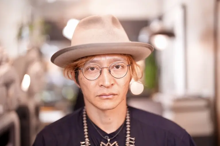 サングラス Mr.Gentleman USED美品 ミスタージェントルマン BONO 調光レンズ ツインブリッジ ゴールド シルバー 中古 ボストン X8920 Mr.Gentleman Eyewear BONO 入荷｜松江市の正規取扱店