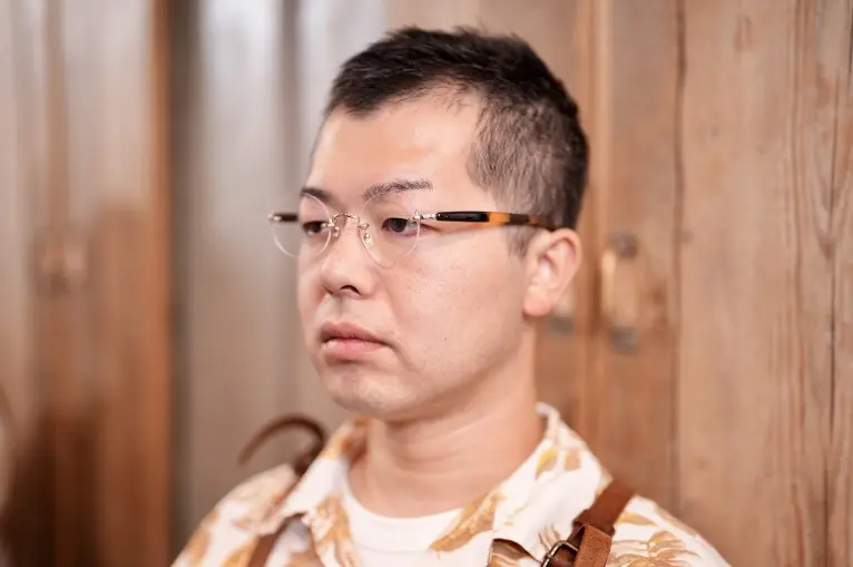 ホンベッコウ 本鼈甲 Genuine Tortoiseshell｜大澤鼈甲 F15 ツー