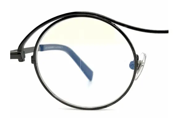 ところどころ塗装剥げあり