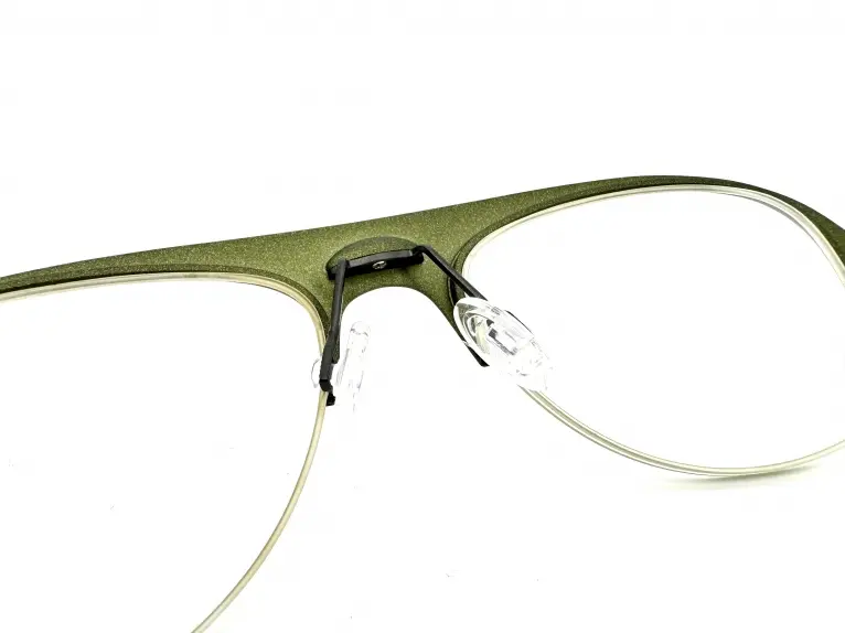 テオ Theo｜colombino 2 7184 pure titanium｜独創、テオ流のチタン