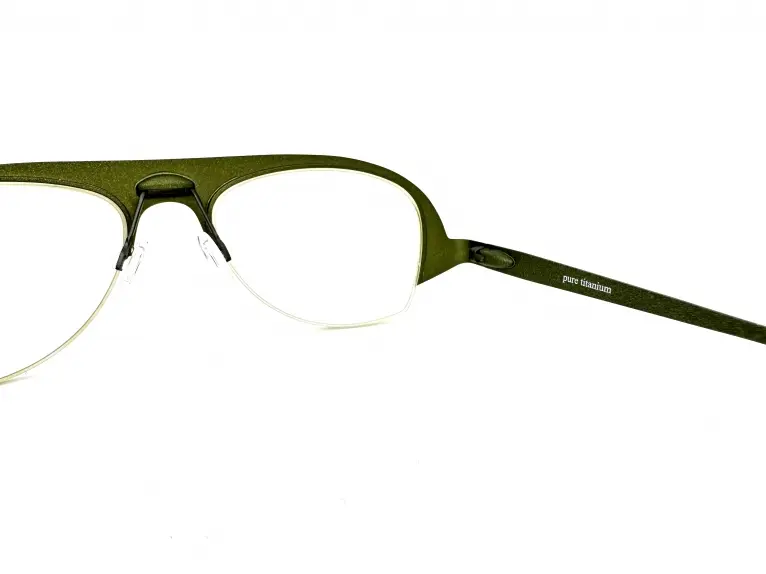 テオ Theo テオ Theo｜colombino 2 7184 pure titanium｜独創、テオ流のチタン