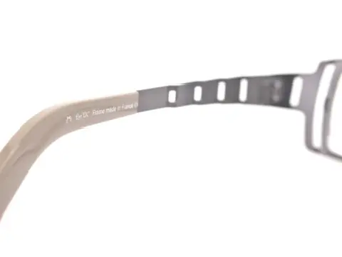 アイディーシー Eye'DC｜V820 008｜アイディーシーのハイテクモダンな