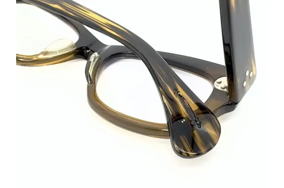 ロゴ装飾の欠損